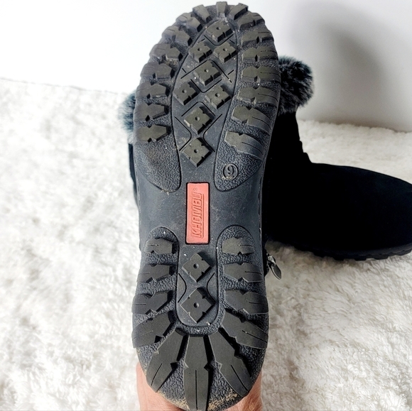 KHOMBU Women's All-Weather Lindsey Suede Boots - Picture 8 of 8